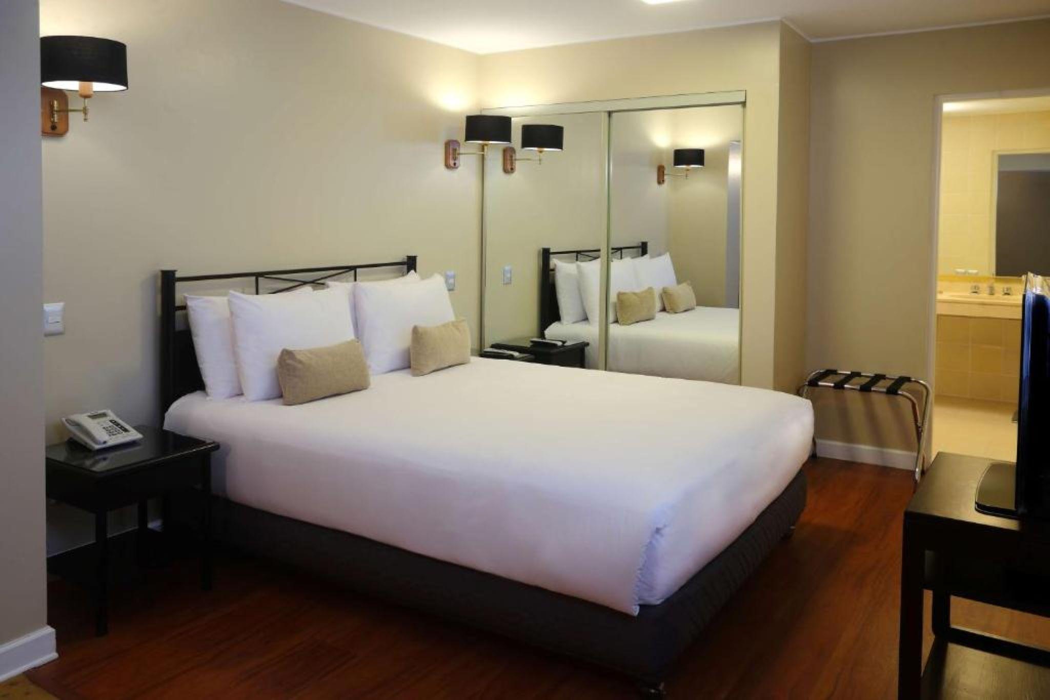 Radisson Hotel Plaza Del Bosque Ліма Екстер'єр фото