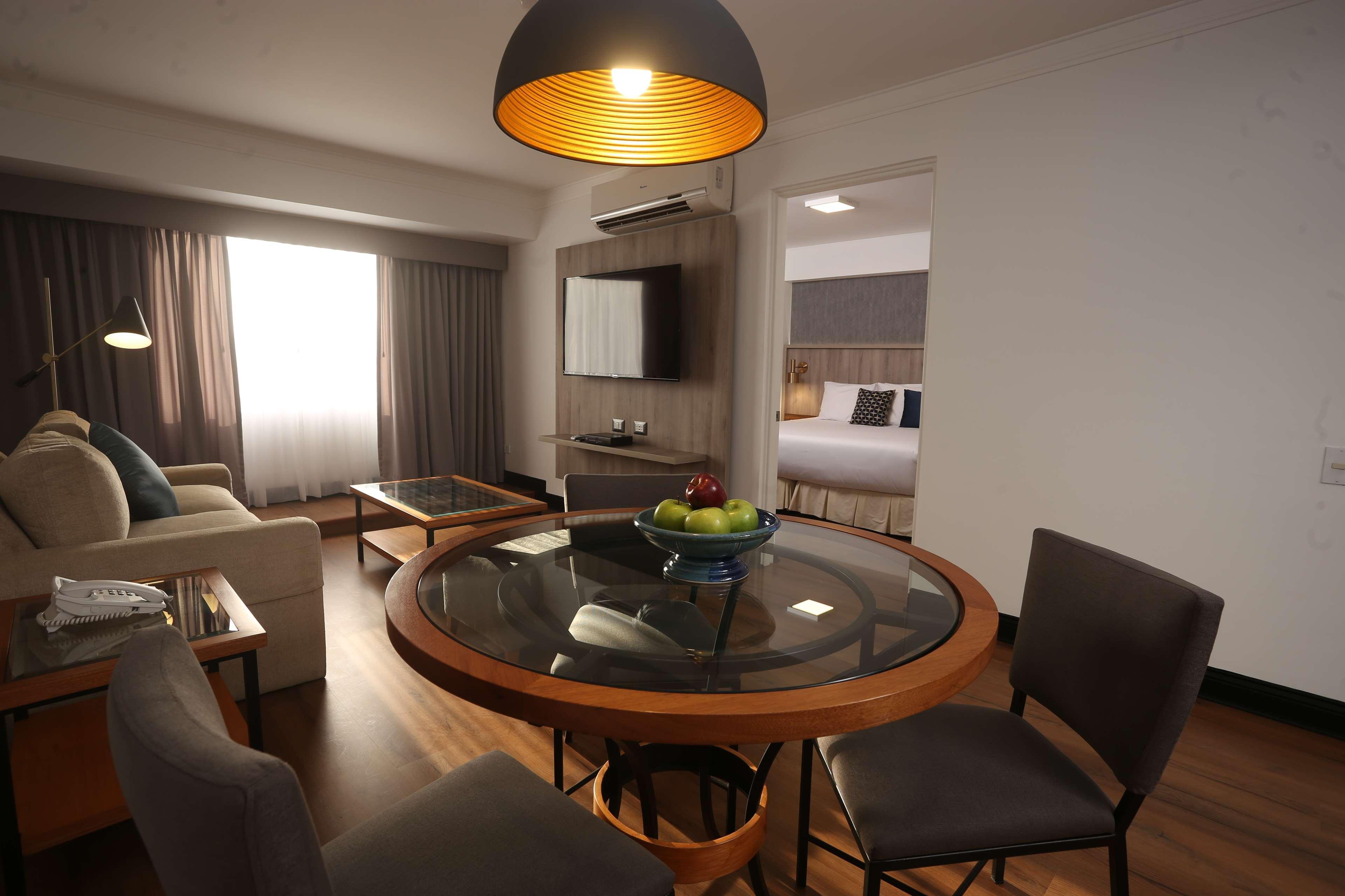 Radisson Hotel Plaza Del Bosque Ліма Екстер'єр фото