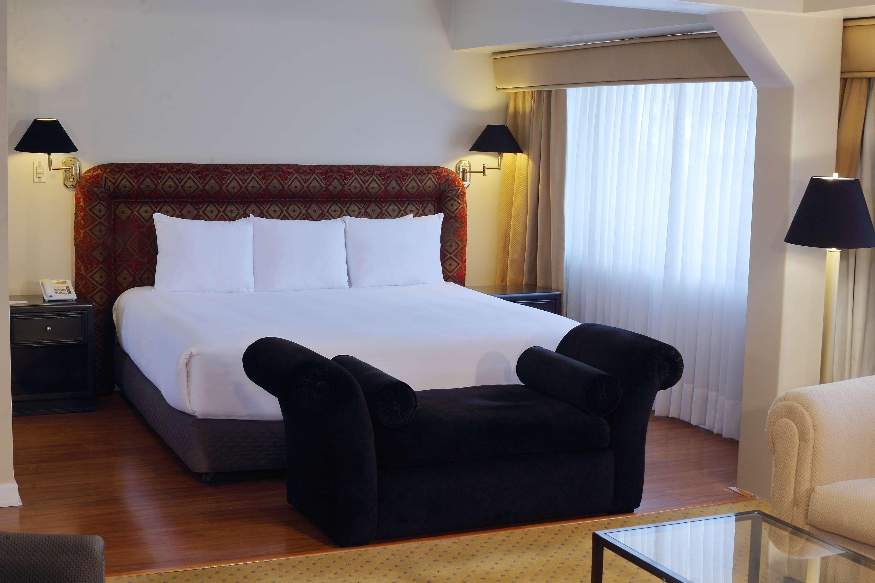 Radisson Hotel Plaza Del Bosque Ліма Екстер'єр фото