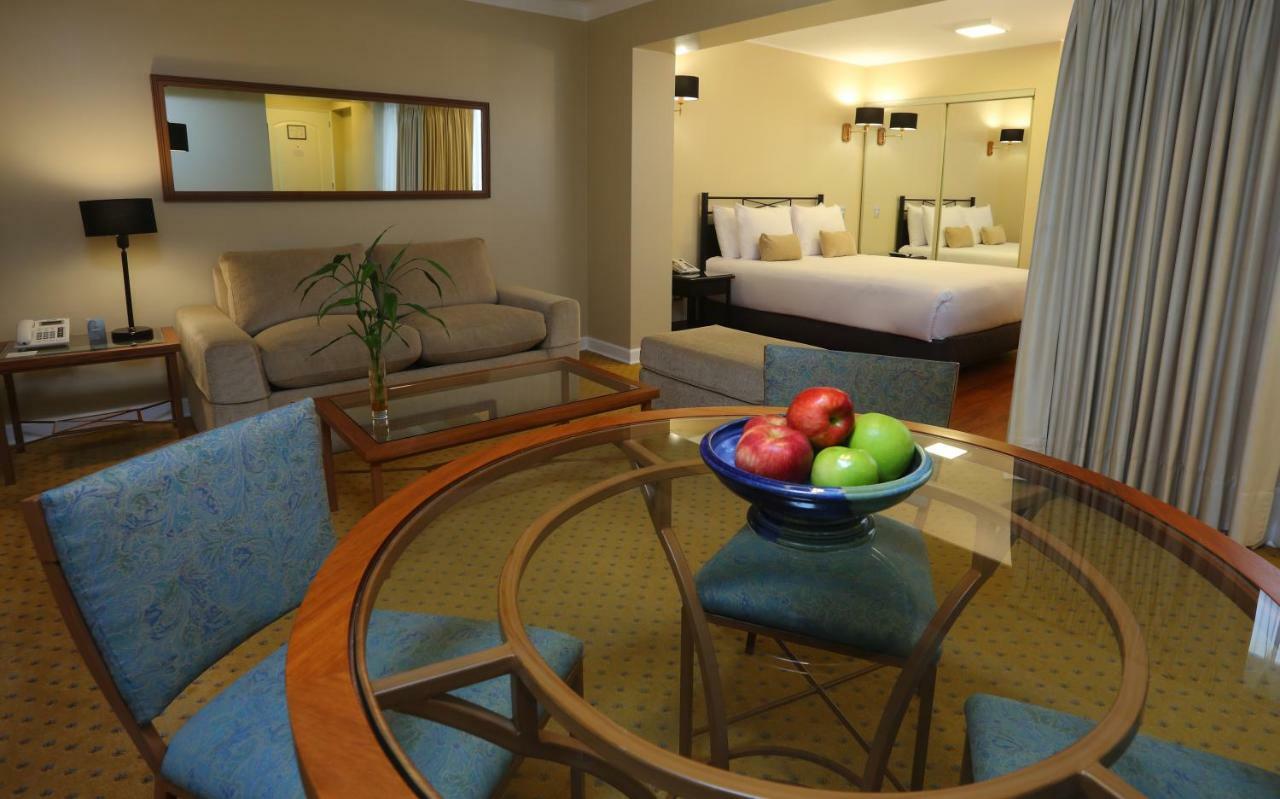 Radisson Hotel Plaza Del Bosque Ліма Екстер'єр фото